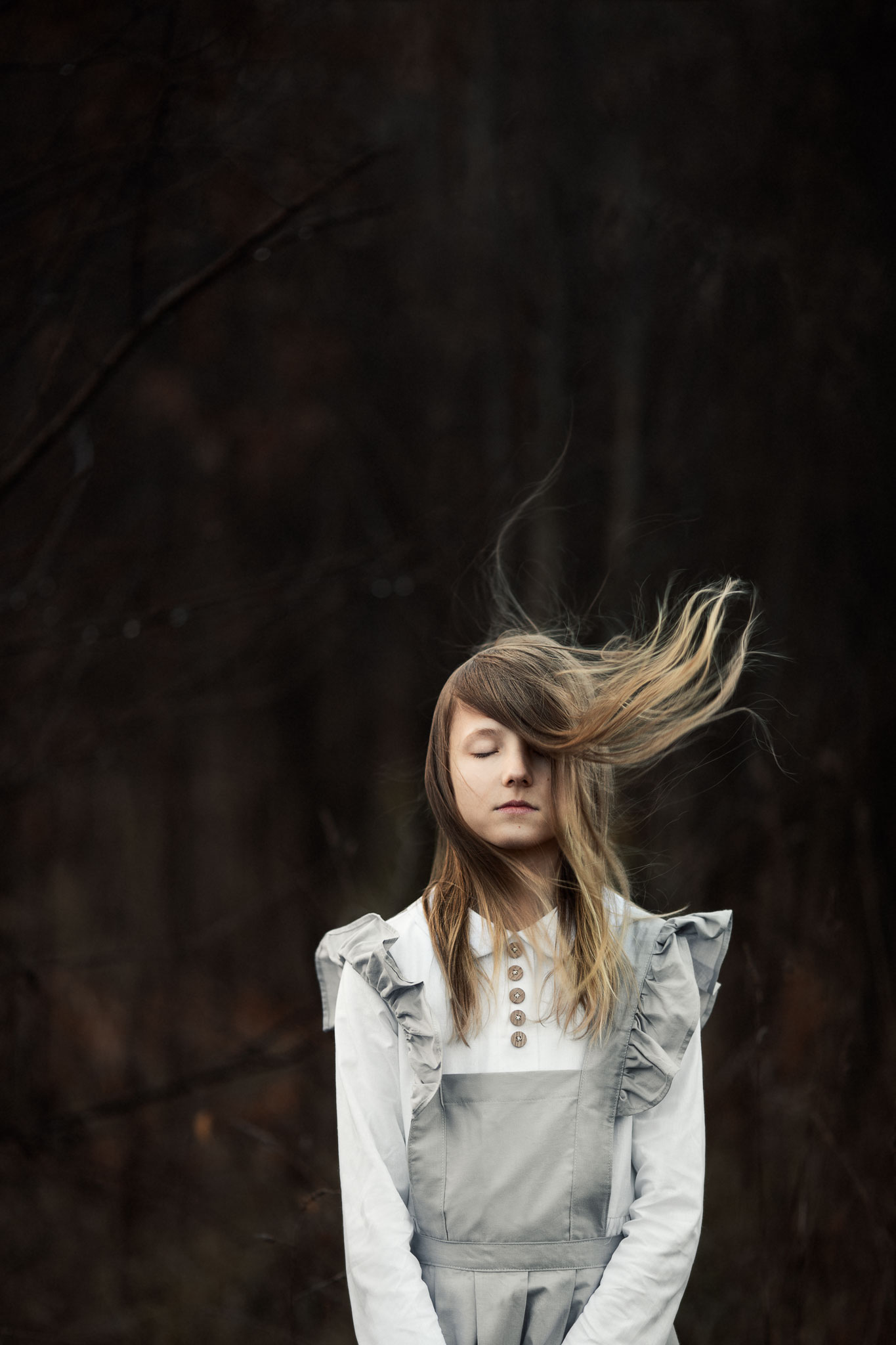 Mädchen im Wind